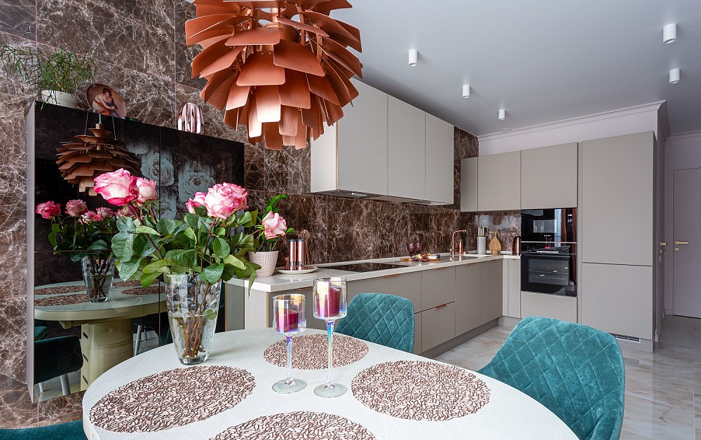 Г-образная кухня с бархатистыми фасадами