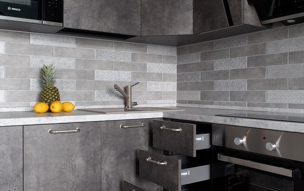 Графитовая кухня для народного артиста РФ Александра Галибина